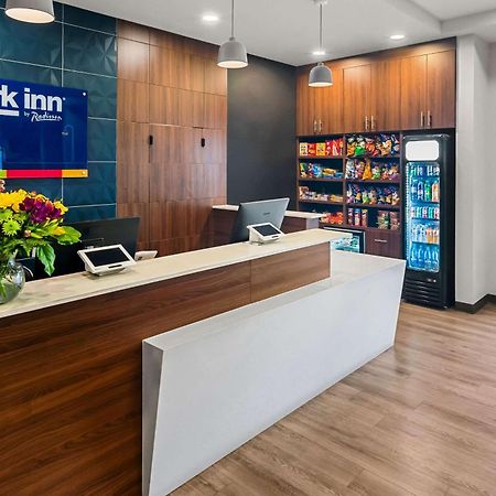 Park Inn By Radisson, Kelowna Exteriör bild