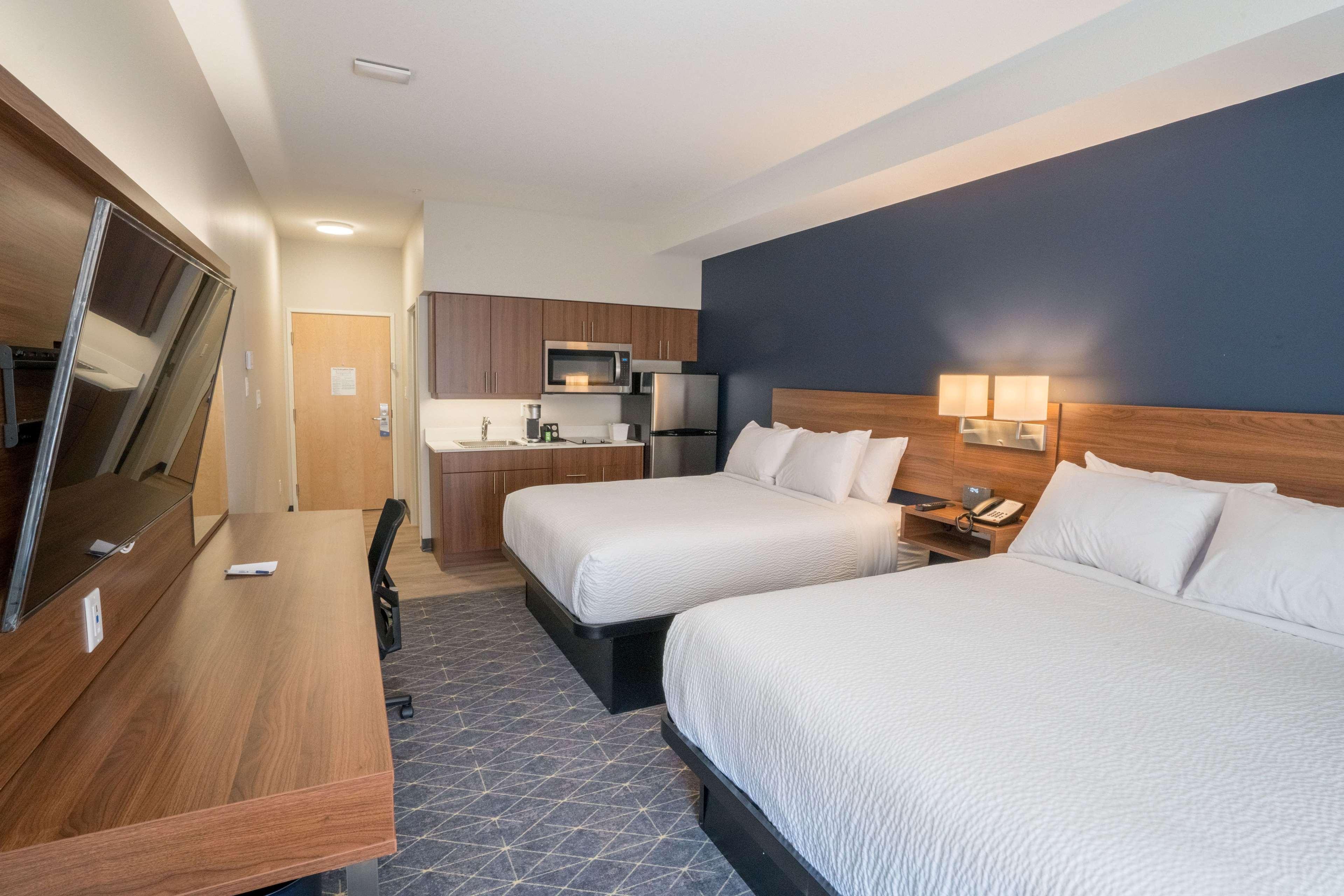 Park Inn By Radisson, Kelowna Exteriör bild