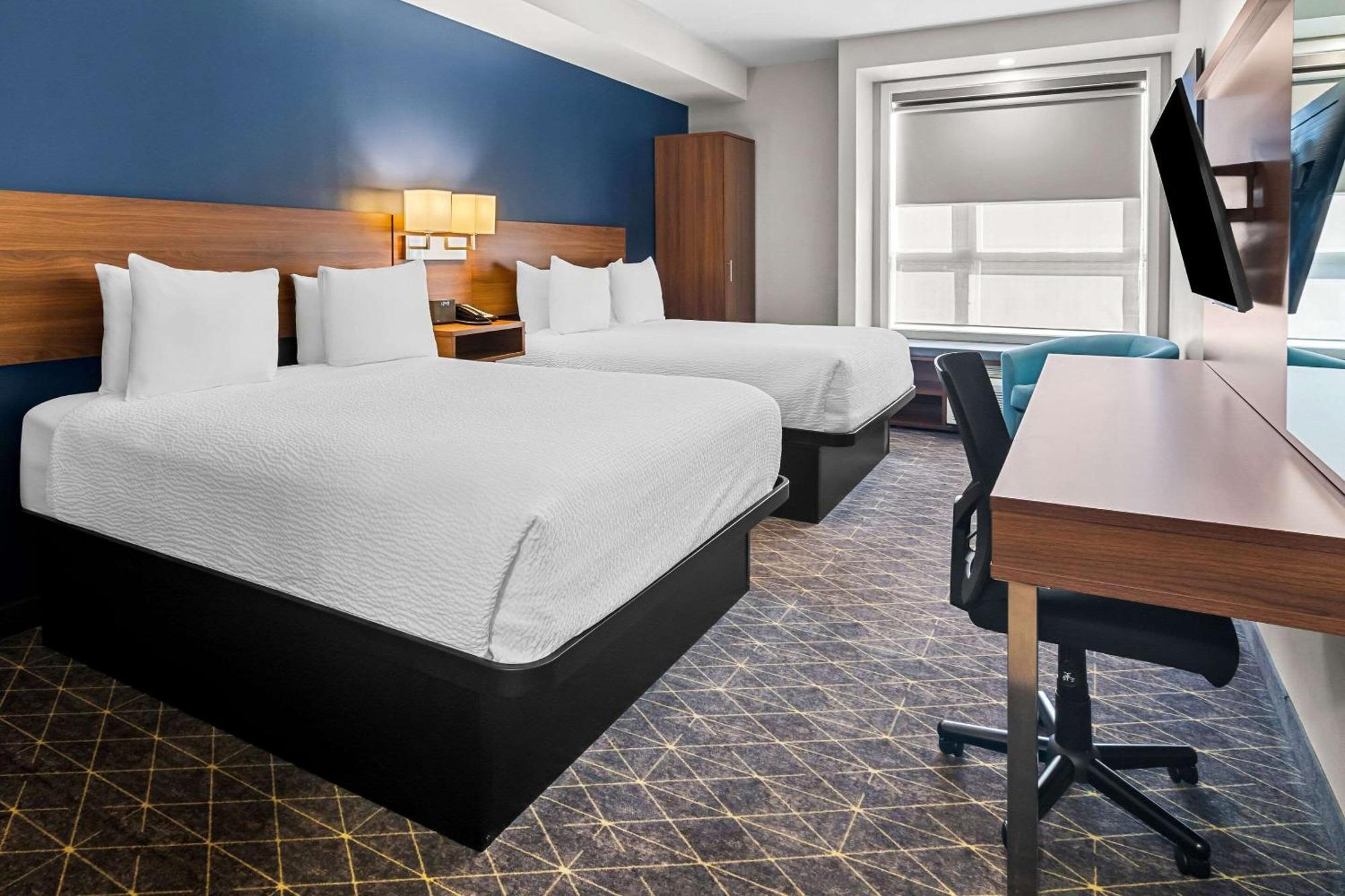 Park Inn By Radisson, Kelowna Exteriör bild